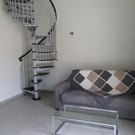 De Molines Wakacyjny dom do wynajęcia we Francji  *